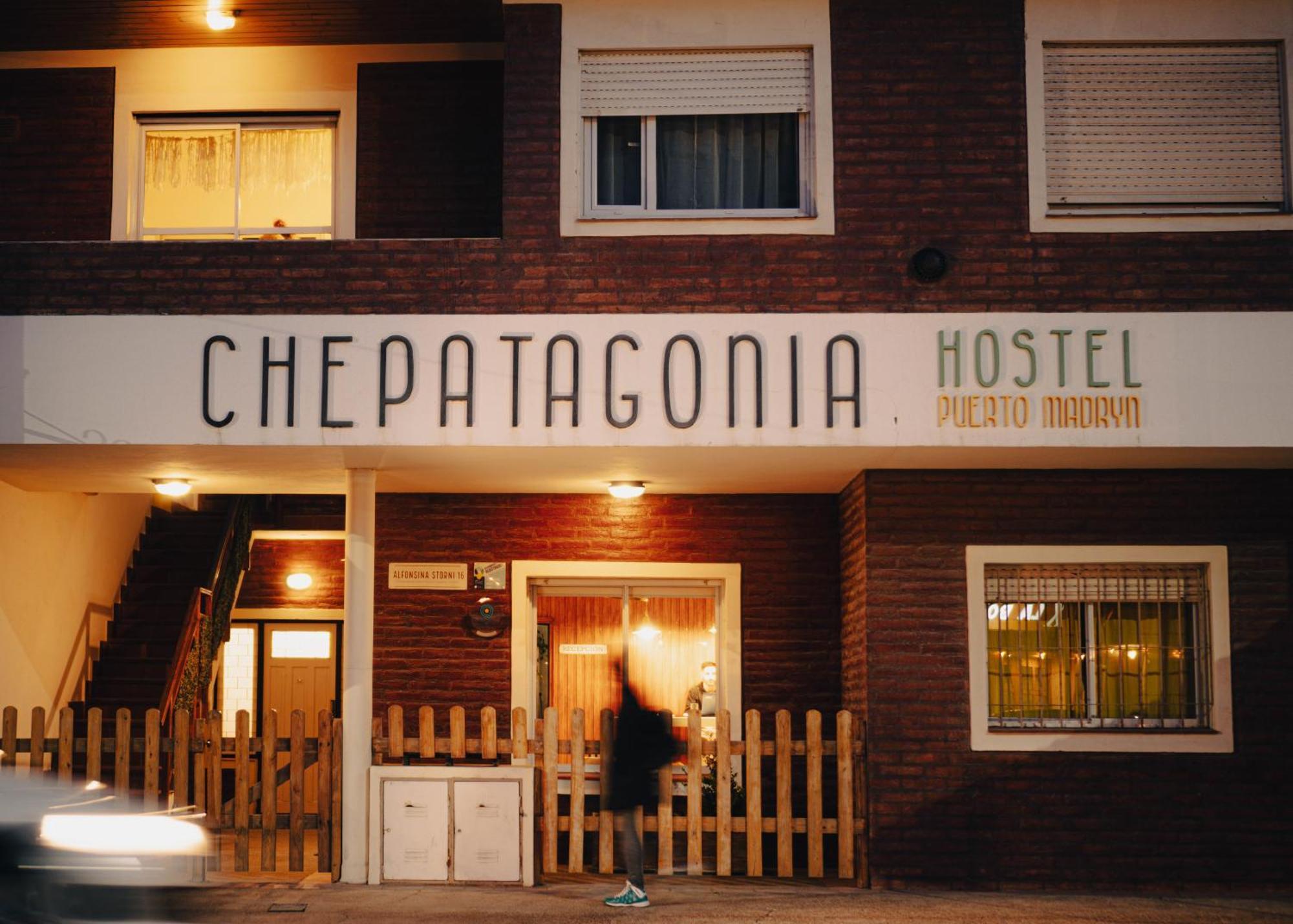פוארטו מדרין Chepatagonia Hostel & Experiences מראה חיצוני תמונה